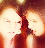 Selena & Jennifer Tumblr_m0s3gbKKp01qh63aio6_250