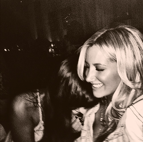 Ashley Tisdale Twitter Fotoğrafları Tumblr_m10kmvFnaw1qcprtjo2_500