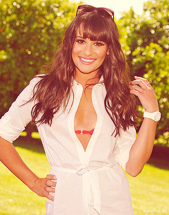 LEA MICHELE (Rachel) - Page 7 Tumblr_m2i39msSv81qdxgc6o4_250