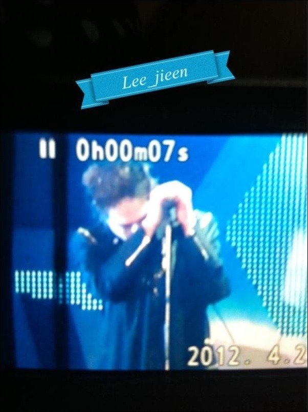 120425 Onew @ 'SHINee World 2012' Japan Arena Tour in Fukuoka Tumblr_m31jv7OvHC1r8fs1io1_1280