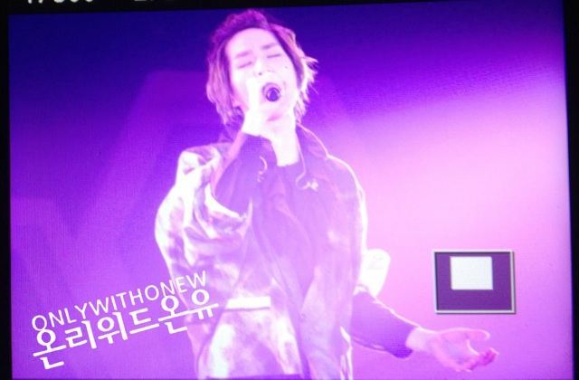 120425 Onew @ 'SHINee World 2012' Japan Arena Tour in Fukuoka Tumblr_m32kgqAeGY1r8fs1io1_1280