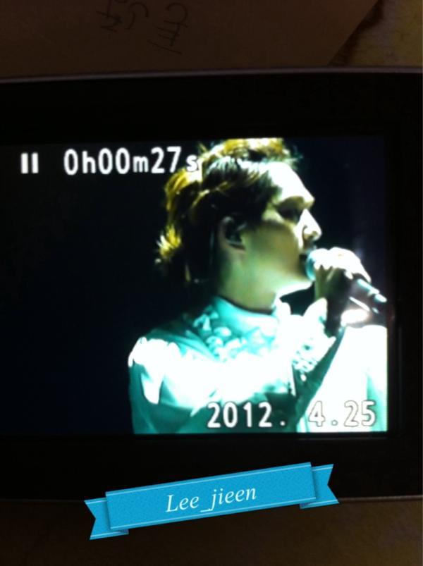 120425 Onew @ 'SHINee World 2012' Japan Arena Tour in Fukuoka Tumblr_m332ybIqU21r8fs1io1_1280