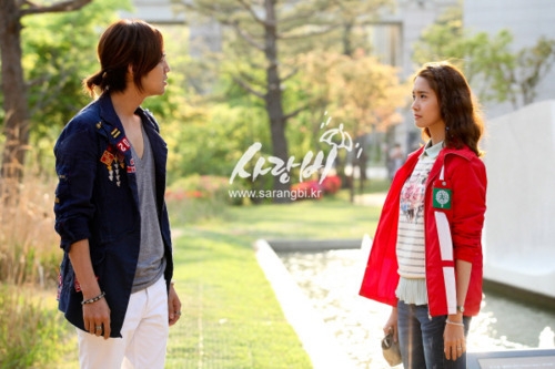 [OTHER][29-05-2012]TAETISEO GHÉ THĂM TRƯỜNG QUAY "LOVE RAIN" CỦA YOONA - Page 4 Tumblr_m3v10az9Wq1qbug69o1_500