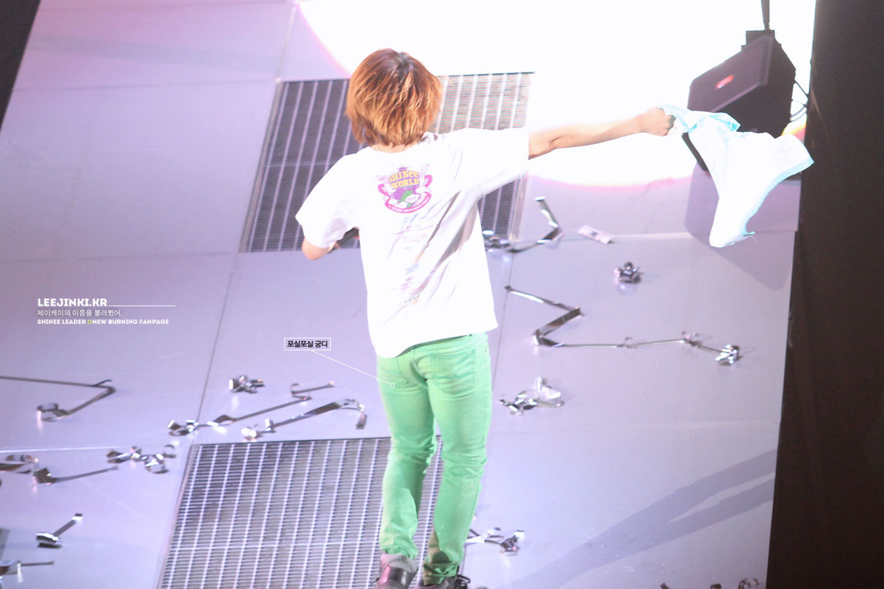 120509 Onew @ Japan Arena Tour in Osaka Tumblr_m3w82b6x1E1r8fs1io1_1280