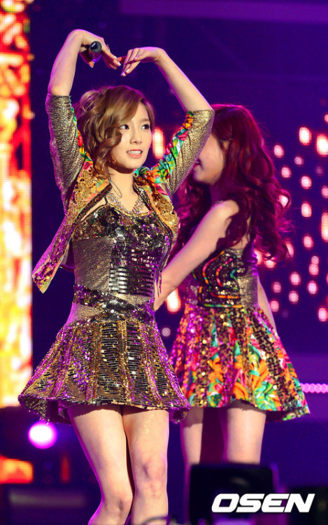 [PERF][12-05-2012] TTS || DREAM CONCERT 2012 Tumblr_m3wxhjL2n01qb1285o1_500