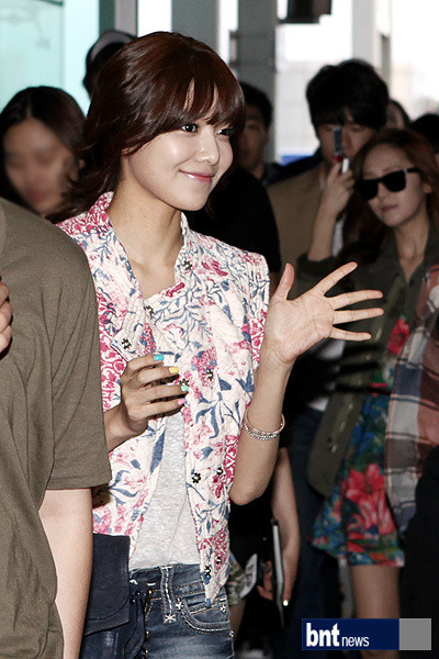 {Pic} Sooyoung en aeropuerto Incheon para el SMTOWN Tumblr_m47t7eHdBI1qc9m5do1_400