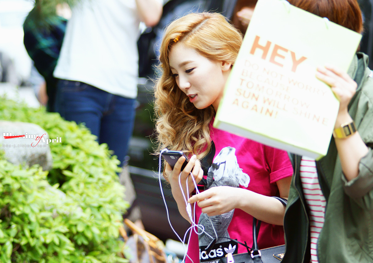 [PICS][19/5/2012] TaeTiSeo @ Music Bank Tumblr_m483tqhIeD1qc2fqjo2_1280