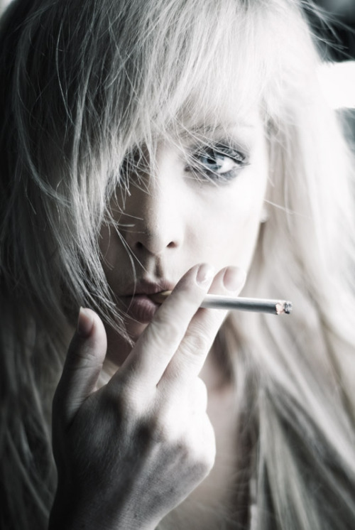 ...Smoking girl... - Page 6 Tumblr_m49m1tkyxc1rn41qfo1_500