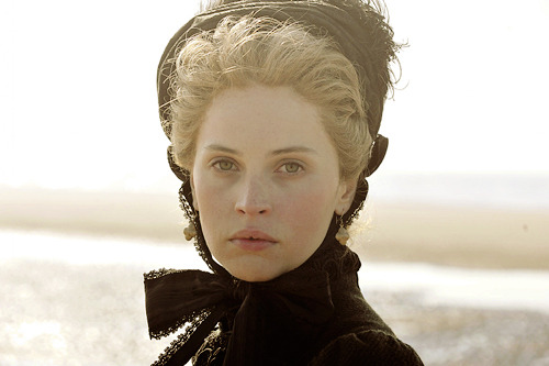 The Invisible woman : un nouveau biopic sur Charles Dickens (Ralph Fiennes) Tumblr_m4ar3oPbsy1qkyo4ro1_500