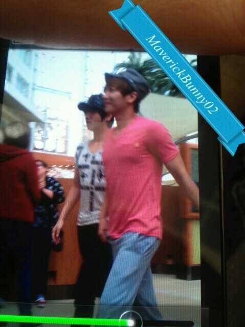 120519 Suju avec Changmin et Minho près de l'Hyatt hotel 2 Tumblr_m4b27xVQag1rtct7co1_500