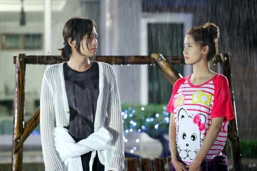 [OTHER][29-05-2012]TAETISEO GHÉ THĂM TRƯỜNG QUAY "LOVE RAIN" CỦA YOONA - Page 11 Tumblr_m4iabfhfI01qd704zo1_500