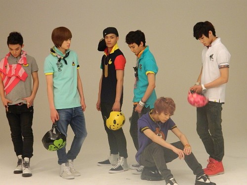 [25.05.12] BTS du photoshoot pour Ceci "Amazing Boys" Tumblr_m4kltp8vup1rqzcrdo2_500