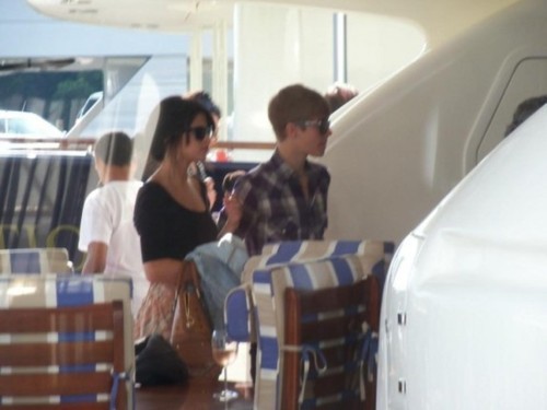 Justin Bieber and Selena Gomez - Page 35 Tumblr_m4mgy5o3W01r6kur2o2_500