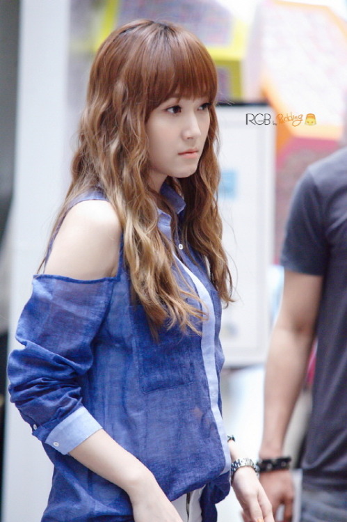 [JUNGHOUSE][FANTAKEN][26-05-2012] Jessica @ The Coming Step fan sign Tumblr_m4oh8lhg4h1qitdj1o2_500