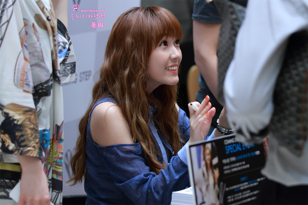 [PIC][26-05-2012]JESSICA TẠI BUỔI "FAN SIGN" CHO THƯƠNG HIỆU COMING STEP VÀO TRƯA NAY - Page 5 Tumblr_m4qjf0HcyD1qitdj1o1_1280