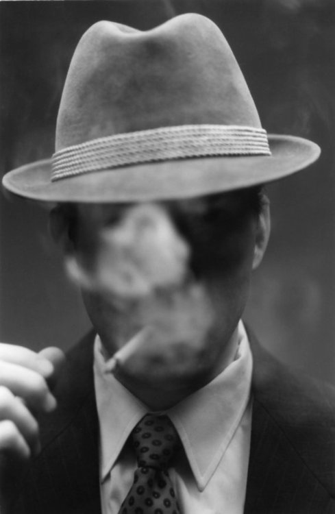 Smoking man - Page 2 Tumblr_m4wbzvRIjF1rscn9lo1_500