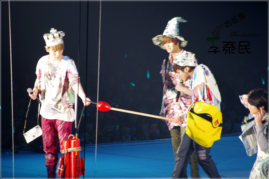 120602 SHINee @ 'SHINee World 2012' Japan Arena Tour in Tokyo (Day 3) Tumblr_m50p8vYZgK1qdtvhxo4_1280