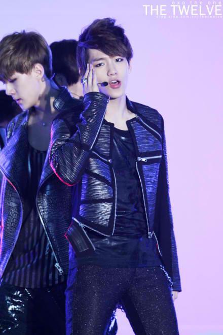 [PERF] Baek Hyun @ Genie AR Show Tumblr_m51ppzlu611r9pu2io2_500