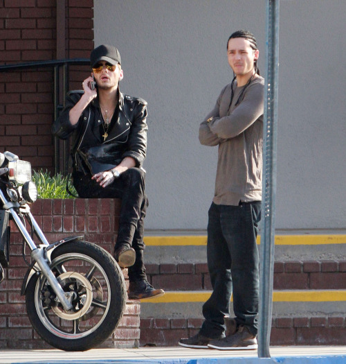 Mais fotos dos Kaulitz em L.A [editado. + fotos] Tumblr_m53yp8B4oF1qj09nlo1_500