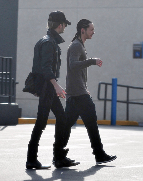 Mais fotos dos Kaulitz em L.A [editado. + fotos] Tumblr_m53zzmCC621romcv7o1_500