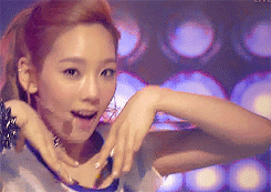 [GIFS][24/6/2012] Twinkle dance move (TaeYeon) Tumblr_m571h4o9nb1r18uhgo5_250