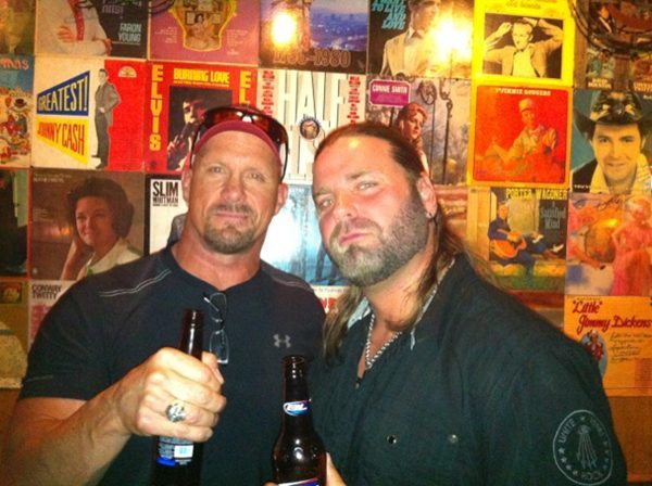 صورة نآدرة لـ Stone Cold Steve Austin مع James Storm  Tumblr_m57uvgw1PJ1qa3v6io1_1280