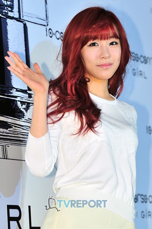 [PIC/GIF][8/6/2012]Tiffany tạo dáng chụp hình Tumblr_m59drsCPCB1qcrncao1_500