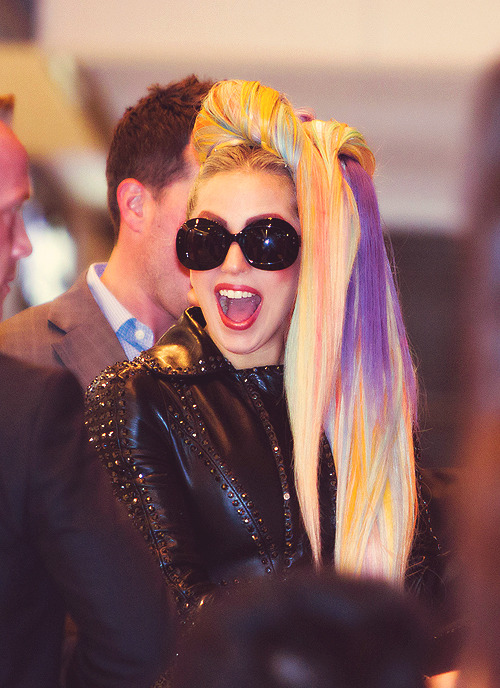 Lady Gaga . - Page 2 Tumblr_m5dvrpVB5F1qfl3bpo1_500