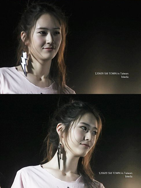 [PICS || 120609] Krystal @ SMTOWN in Taiwan 2012 Tumblr_m5e09wOUCF1qbgdrko1_500