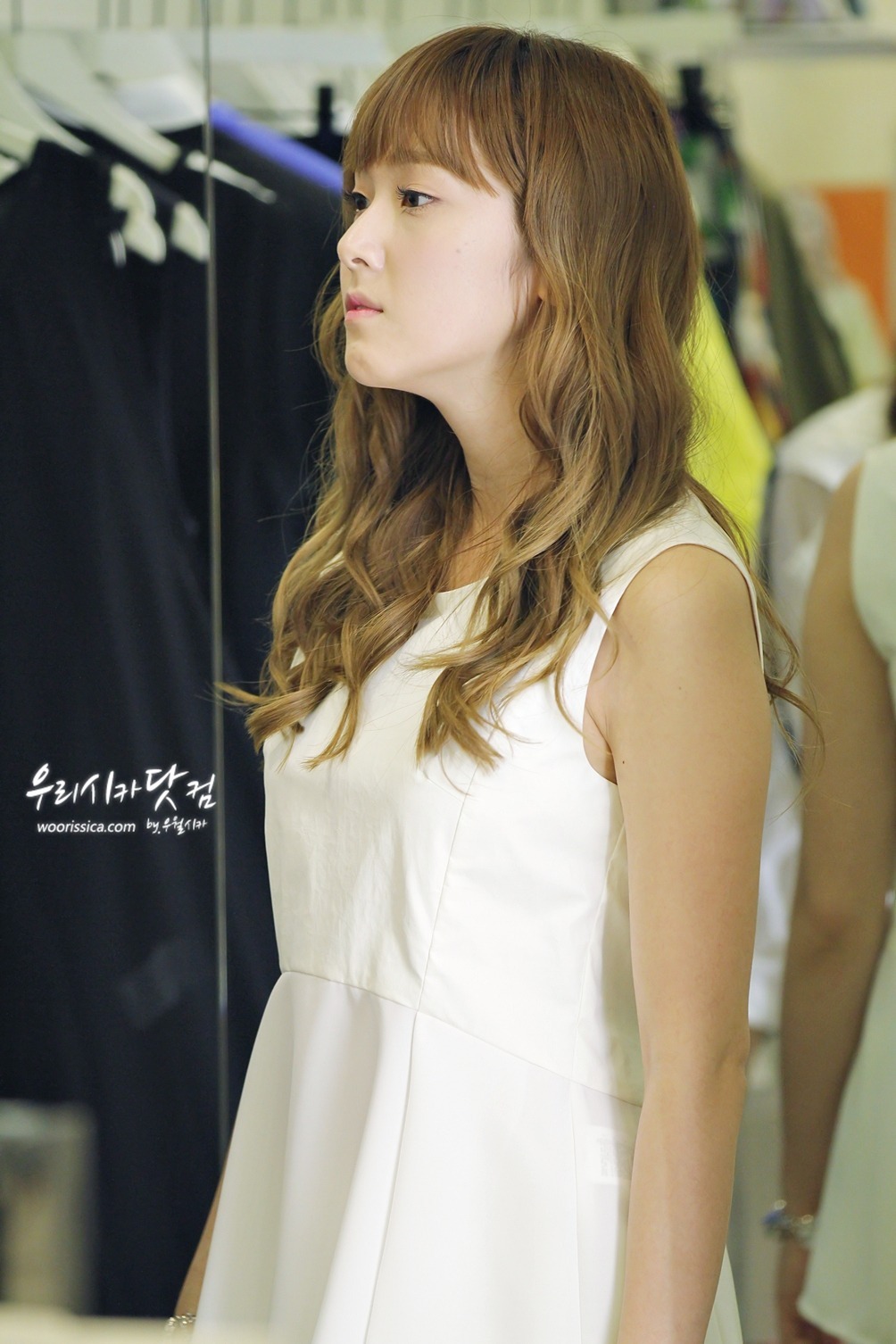 [PIC][15-06-2012]Jessica ghé thăm cửa hàng "COMING STEP" tại Gangnam vào trưa nay - Page 6 Tumblr_m5tomrIOmR1qitdj1o5_r2_1280