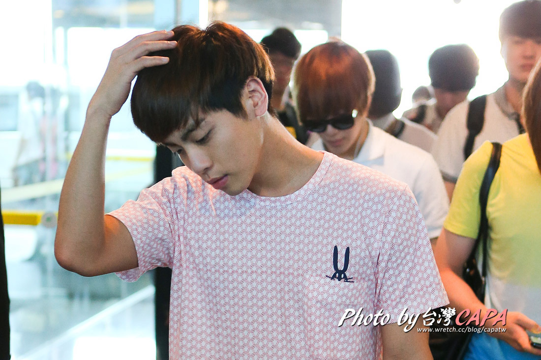  120619  Jonghyun @ Taoyuan airport  Tumblr_m5unkdaXUg1qdtvhxo2_1280