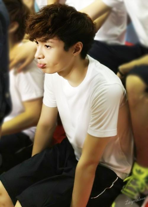 [FANTAKEN] Lay @ Quan Li Yi Fu Recording Tumblr_m66woc9xQP1rq927qo1_500