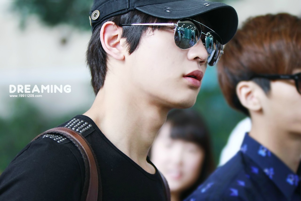 120622 Minho @ Gimpo Airport camino a Japón Tumblr_m67b7ekPwM1qdtvhxo2_1280