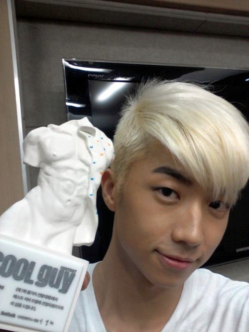 [28.06.12] Wooyoung a été choisi comme meilleur model pour 'Men's Health' Tumblr_m6di2wxK0V1r9bvl1o1_500