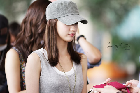 [SNSD][TỔNG HỢP] SNSD @airport - Page 2 Tumblr_m6trmvzn931qd704zo1_500