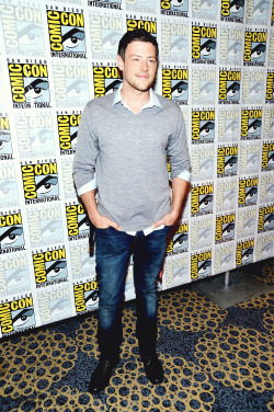 Imagenes - Glee Cast en Comic Con 2012 (actualizado 15/07) Tumblr_m77nfpzNOY1rt9ngto1_r1_250