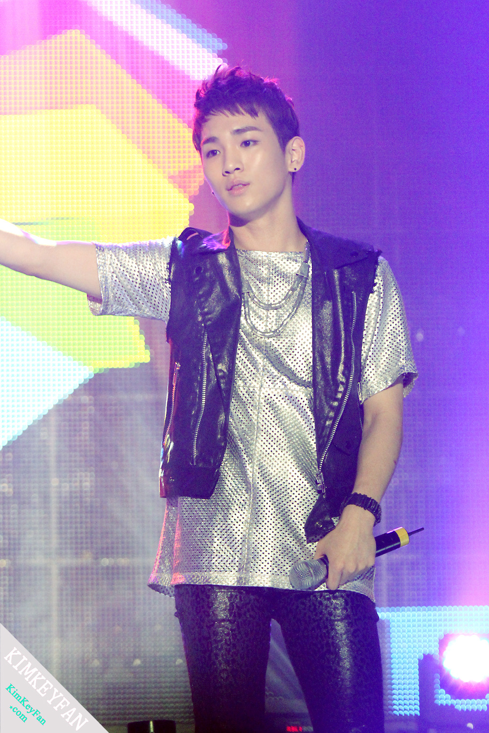 120714 Key @ Yellow Sea International Yacht Tournament Concert Tumblr_m796mxesFG1r838i7o3_1280