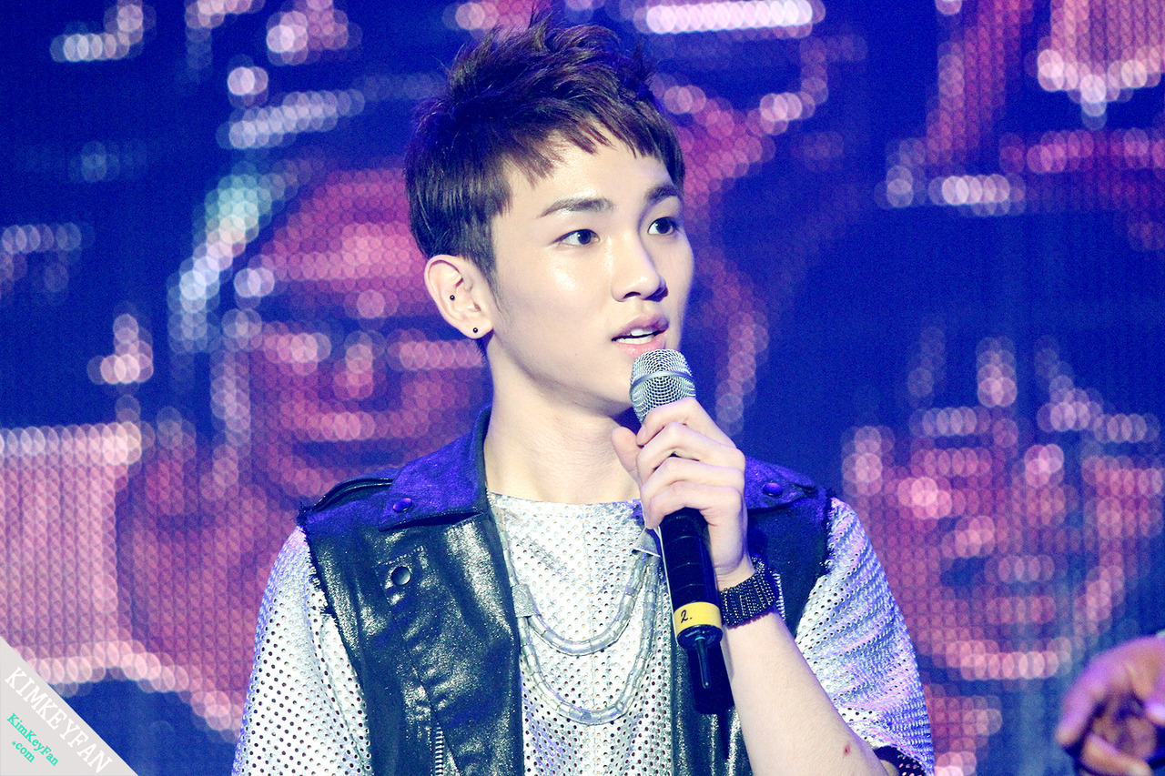 120714 Key @ Yellow Sea International Yacht Tournament Concert Tumblr_m79727J1sb1r838i7o6_1280