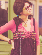 Selena Gomez[5] - Page 10 Tumblr_m7c9owdsFV1qg60ado4_250