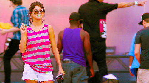 Selena Gomez[5] - Page 10 Tumblr_m7d3q7Rmad1r9gy7po1_500