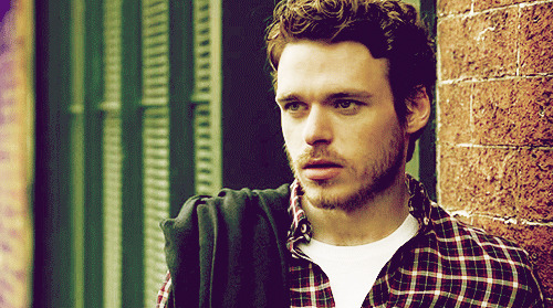 Richard Madden - Robb Stark - Page 2 Tumblr_m7j7oizZL61raqllmo1_500