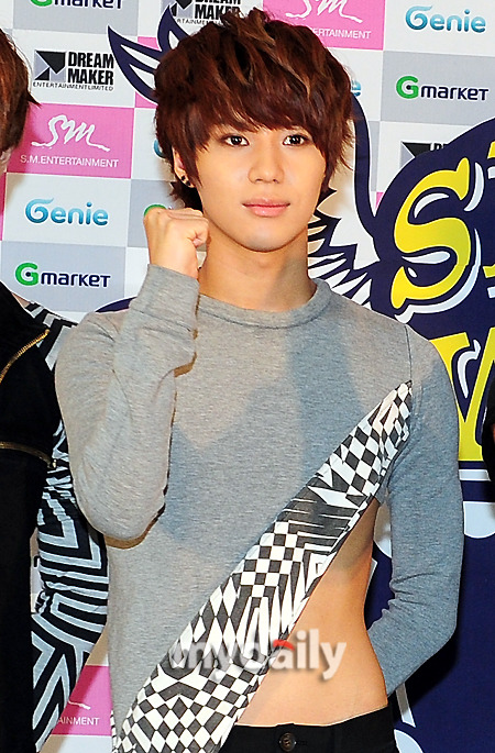 120722 Taemin @ Conferencia de Prensa de SWC II Tumblr_m7jtrpAEsn1qdtvhxo2_500