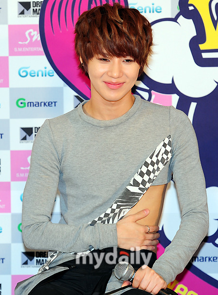 120722 Taemin @ Conferencia de Prensa de SWC II Tumblr_m7jtrpAEsn1qdtvhxo9_500