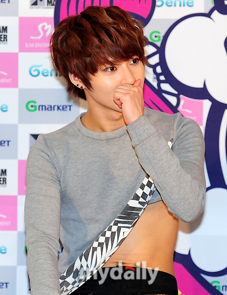 120722 Taemin @ Conferencia de Prensa de SWC II Tumblr_m7jtwujh9G1qdtvhxo9_500