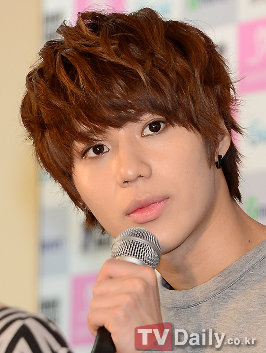 120722 Taemin @ Conferencia de Prensa de SWC II Tumblr_m7jv6uuBC11qdtvhxo3_1280