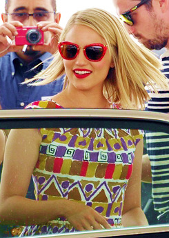 Loser: Quinn Fabray/Dianna Agron - Página 6 Tumblr_m7kd9agJ5D1qb3puzo1_250