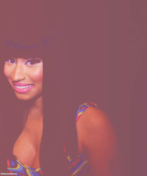 Nicki Minaj Tumblr_m7sefikXxd1rqmpumo1_r1_500