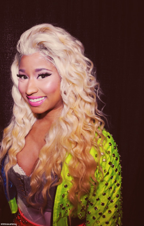 Nicki Minaj Tumblr_m7tx8uExZV1rqmpumo1_500