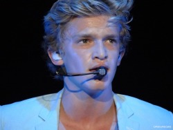 Cody Simpson.[2] - Page 37 Tumblr_m7xt4ttPwZ1qavchuo2_250