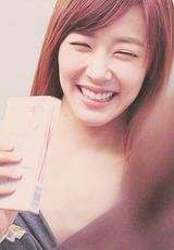 [FANYISM] [VER 5] Eye Smile(¯`'•.¸ Hoàng Mĩ Anh ¸.•'´¯) ♫ ♪ ♥ Tiffany Hwang ♫ ♪ ♥ Ngơ House - Page 16 Tumblr_m7xygiGavx1qiw5r6o9_250